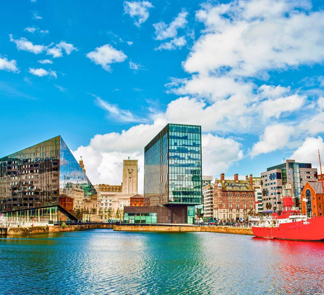 Hop-on hop-off sightseeing bus tours in Liverpool, United Kingdom – Open-top buses, top attractions, and free cancellation in 2025